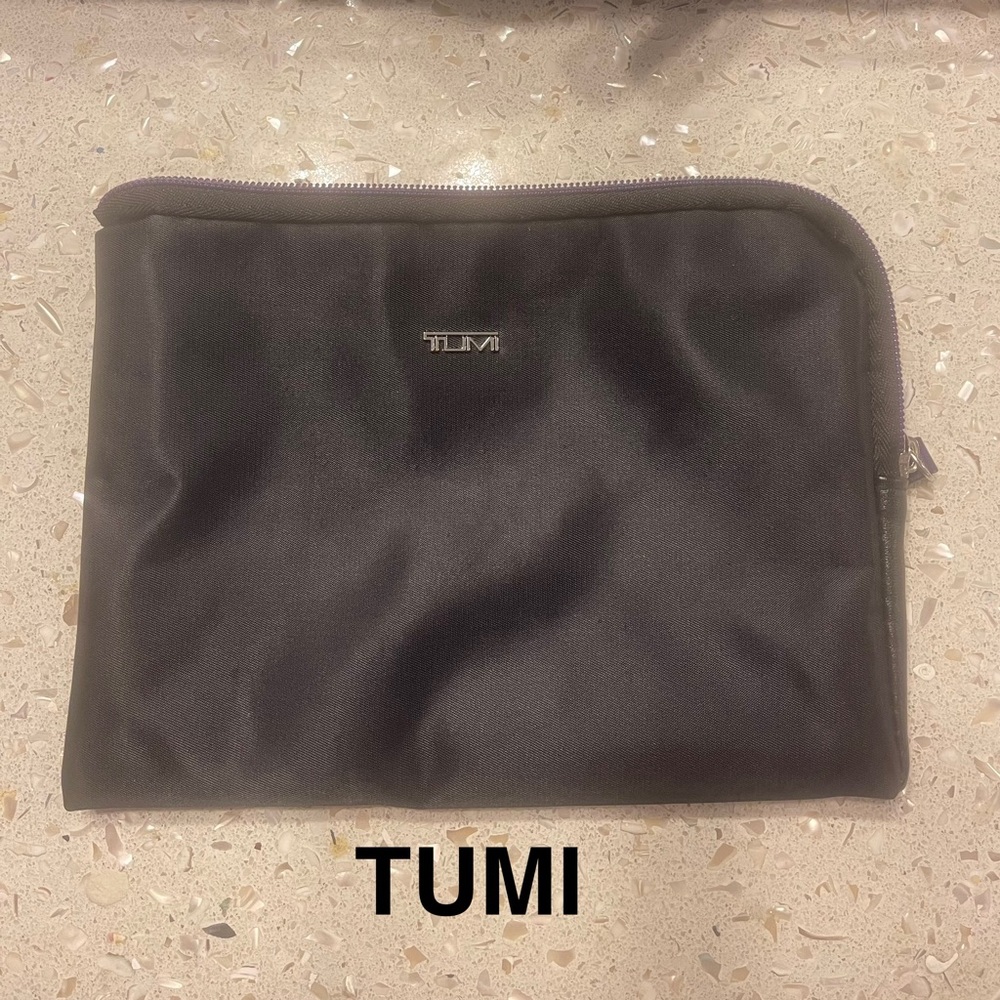 TUMI Zip Bag